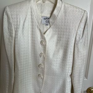 KASPER PETITE WHITE TWO PIECE SUIT